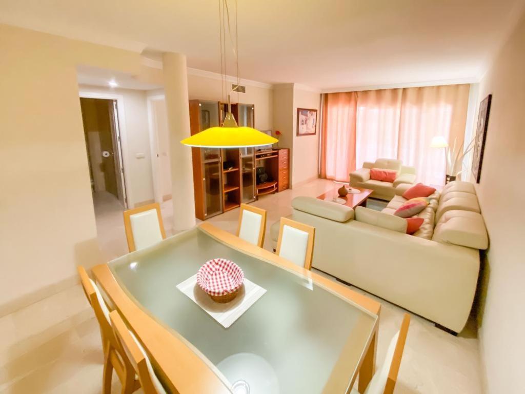 Apartamento En Los Patios De Santa Maria Golf Marbella Exterior photo