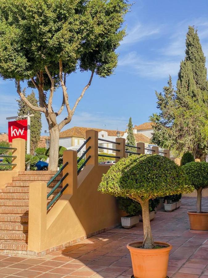 Apartamento En Los Patios De Santa Maria Golf Marbella Exterior photo